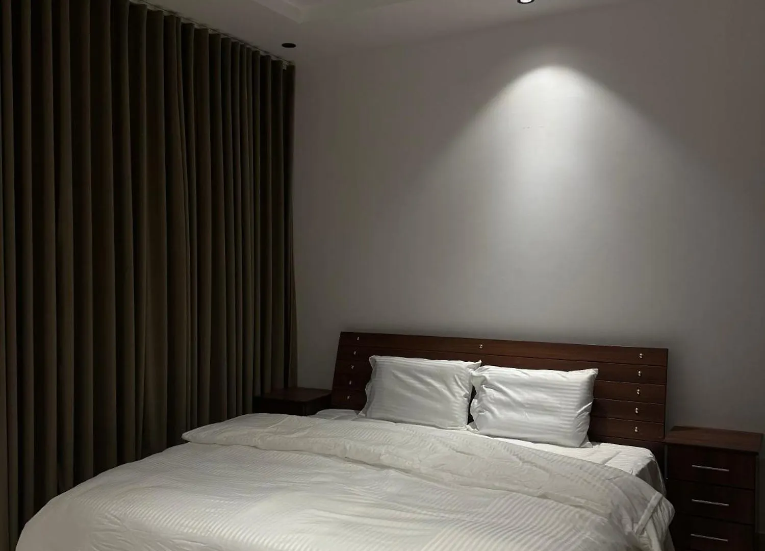 Family Modern 2Bdr Apartment contacts